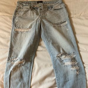Abercrombie and Fitch mom jeans